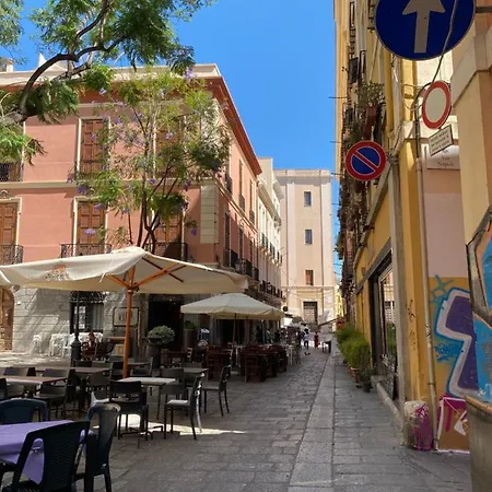 Alojamento de Acomodação e Pequeno-almoço M&n Savoia Cagliari
